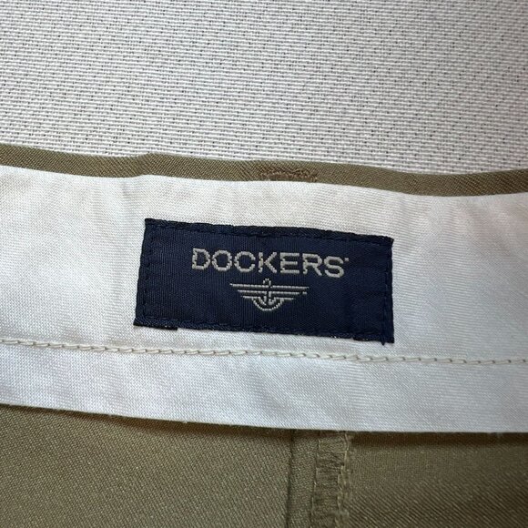 Dockers Men's Relax Fit Straight Leg Dress Pants Pleated Front Size 38x30 Khaki - Picture 3 of 11